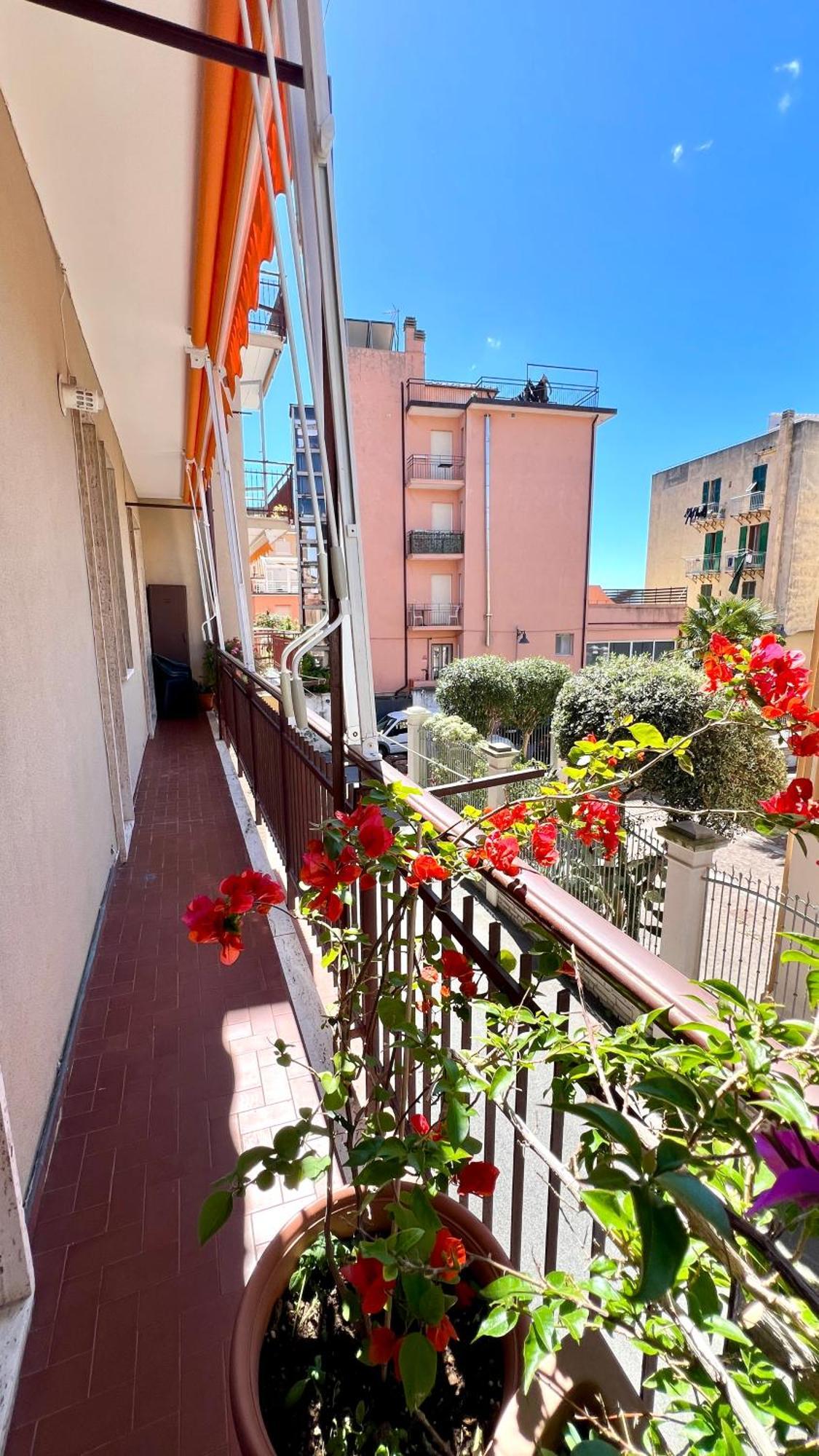 La Stella Marina - 150 Metri Dal Mare Con Box Auto Apartment Spotorno Exterior photo